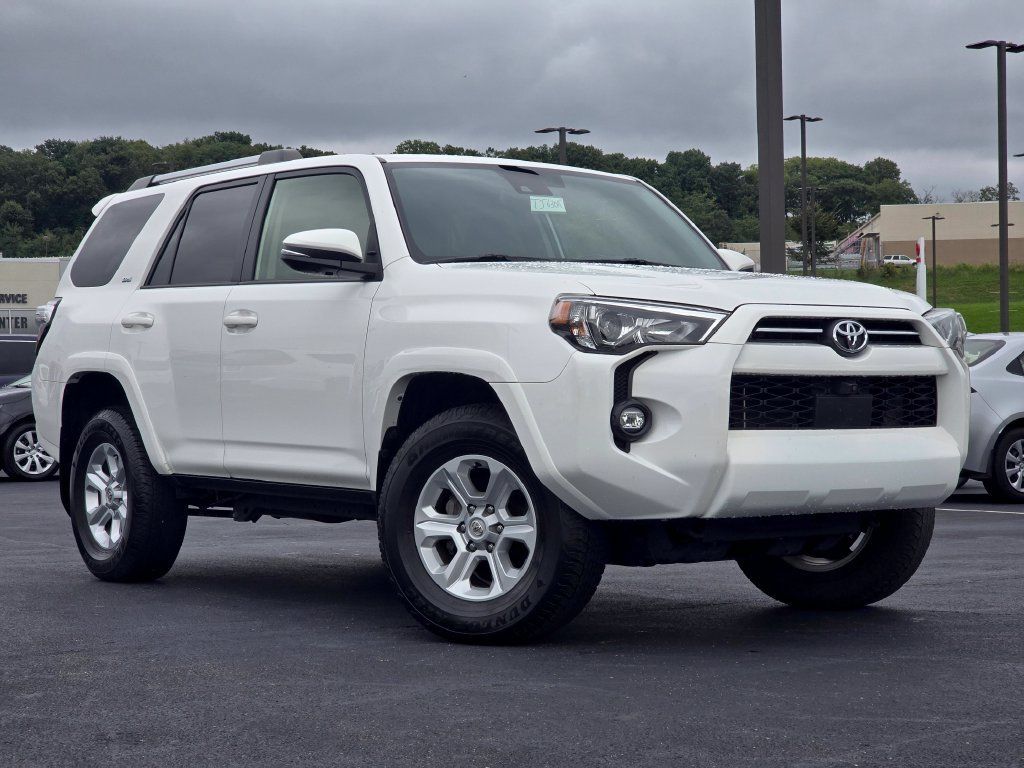 Used 2023 Toyota 4Runner SR5 Premium w/ Moonroof Package AWD/4WD image 2