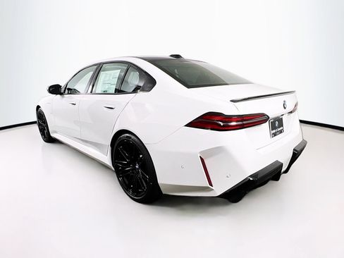 Used 2026 BMW M5 w/ Carbon Package AWD/4WD image 5