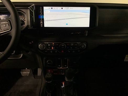 Used 2026 Jeep Wrangler Rubicon AWD/4WD image 21