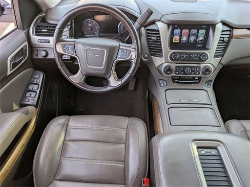 Used 2020 GMC Yukon XL Denali w/ Denali Ultimate Package image 10