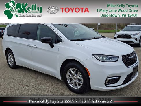 Used 2024 Chrysler Pacifica Touring-L image 1