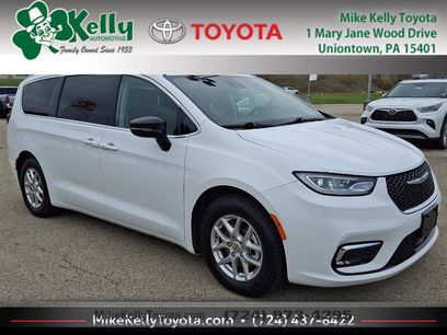 Used 2024 Chrysler Pacifica Touring-L