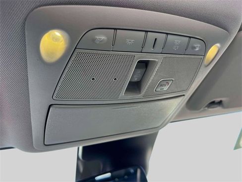 Used 2018 Nissan Rogue Sport SL w/ SL Premium Package image 36