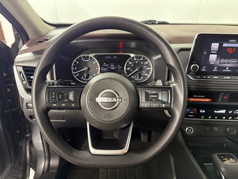 Used 2023 Nissan Rogue SV FWD image 14
