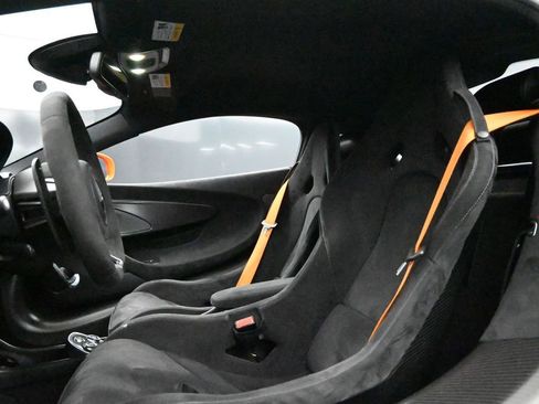 Used 2019 McLaren 600LT RWD image 2