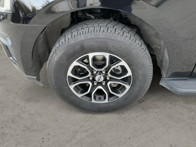 Used 2024 Ford Expedition XLT AWD/4WD image 9