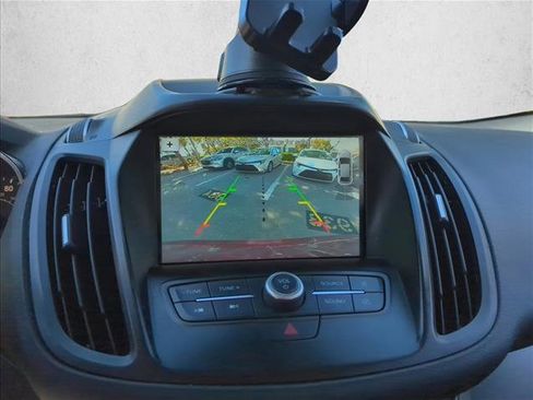 Used 2019 Ford Escape SEL image 18