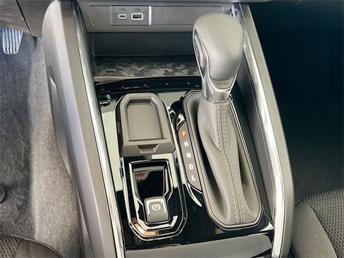 New 2026 GMC Canyon Elevation w/ Convenience Package image 12