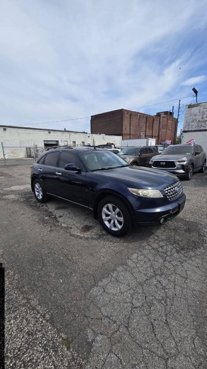 Used 2005 INFINITI FX35 AWD w/ (U01) Technology Pkg image 4