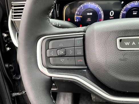 Used 2023 Jeep Wagoneer Base w/ Premium Group I image 31