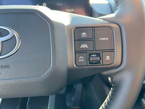 Used 2026 Toyota RAV4 SE AWD/4WD image 15