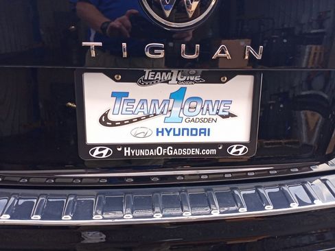 Used 2022 Volkswagen Tiguan SE R-Line image 35