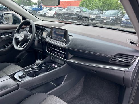 Used 2023 Nissan Rogue SV AWD/4WD image 14
