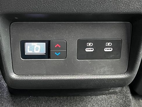 Used 2025 Nissan Rogue SL w/ Tech Package AWD/4WD image 31
