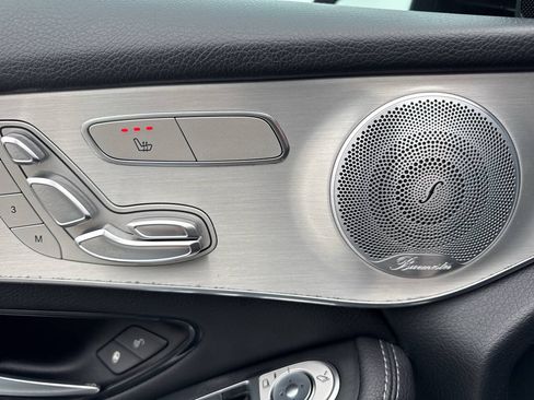 Used 2019 Mercedes-Benz GLC 300 4MATIC image 25