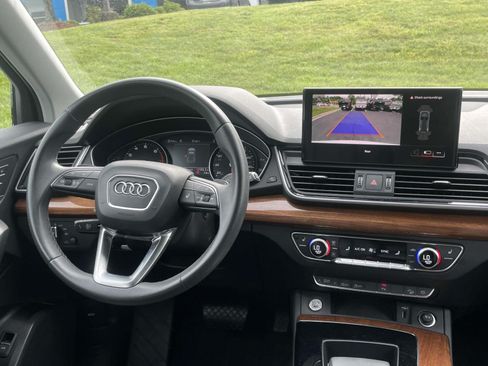 Used 2023 Audi Q5 2.0T Premium w/ Convenience Package AWD/4WD image 13