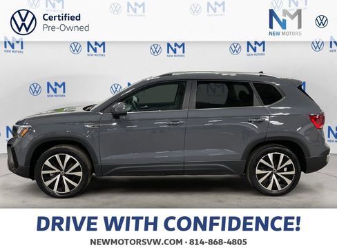 Used 2023 Volkswagen Taos SE w/ Panoramic Sunroof Package AWD/4WD image 2
