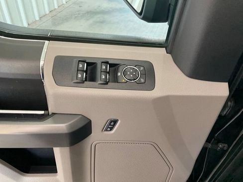 Used 2018 Ford F150 XLT RWD image 5