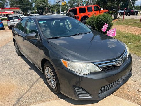 Used 2012 Toyota Camry LE FWD image 3