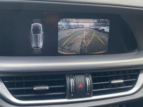 Used 2022 Alfa Romeo Stelvio Veloce image 30