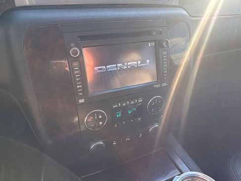 Used 2014 GMC Yukon XL Denali AWD/4WD image 24