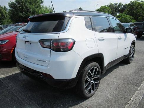 Certified 2025 Jeep Compass Limited w/ Elite Group AWD/4WD image 4