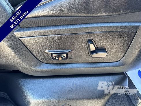 Used 2019 RAM 2500 Laramie w/ Black Appearance Package AWD/4WD image 46