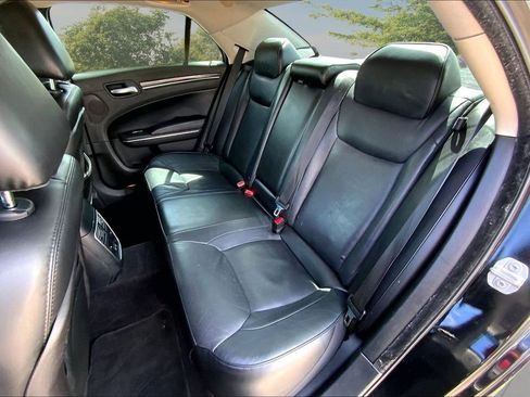 Used 2017 Chrysler 300 C w/ Safetytec Plus Group RWD image 21