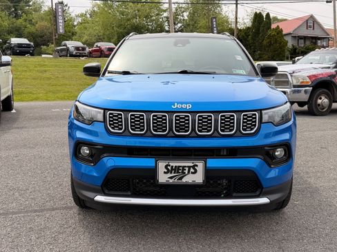 Used 2025 Jeep Compass Limited AWD/4WD image 9