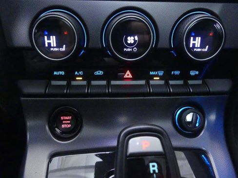 Used 2017 Jaguar F-TYPE R image 16