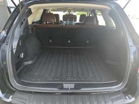 Used 2017 Subaru Outback 2.5i Touring AWD/4WD image 28