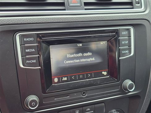 Used 2017 Volkswagen Jetta S image 29