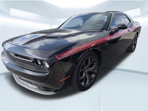 Used 2015 Dodge Challenger R/T Plus RWD image 4