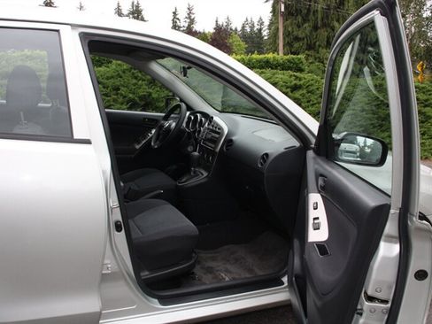 Used 2003 Toyota Matrix FWD image 12