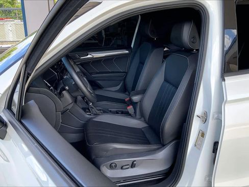 Used 2023 Volkswagen Tiguan SE R-Line FWD image 8