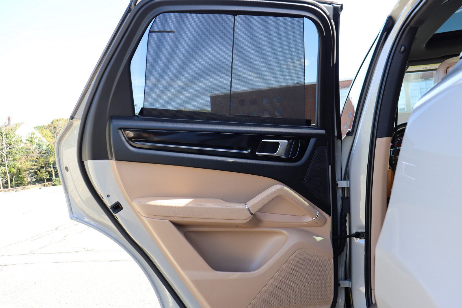 Used 2023 Porsche Cayenne AWD/4WD image 35