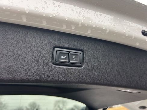 Used 2023 Audi Q7 2.0T Premium w/ Convenience Package image 35