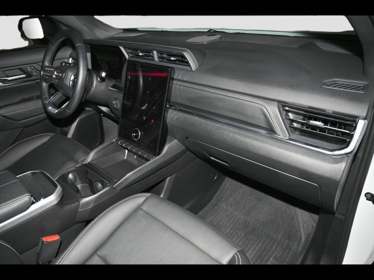 Used 2025 GMC Terrain Elevation w/ Elevation Premium Package AWD/4WD image 14