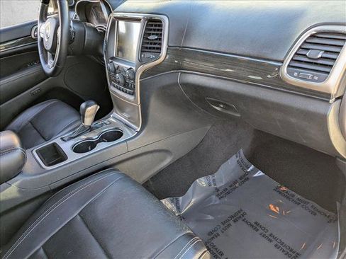 Used 2017 Jeep Grand Cherokee Overland image 21