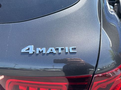 Used 2021 Mercedes-Benz GLC 300 4MATIC image 9