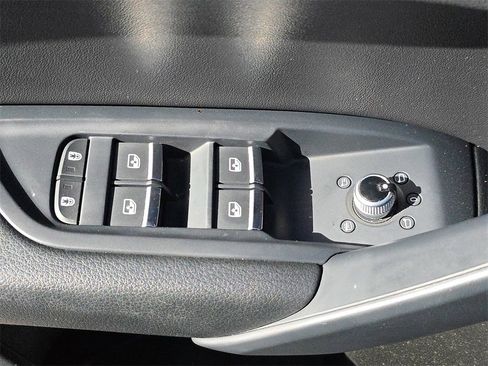 Used 2023 Audi Q5 2.0T Premium w/ Convenience Package image 23