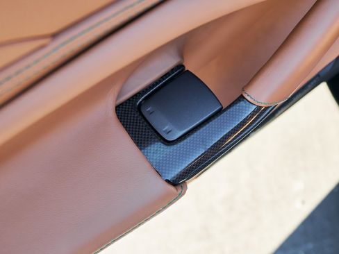 Used 2022 Ferrari F8 Tributo image 31