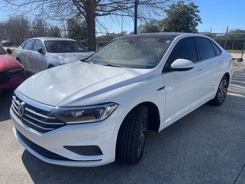 Used 2020 Volkswagen Jetta SEL image 1