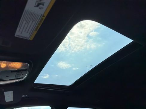 Used 2018 Jeep Grand Cherokee Limited w/ Trailer Tow Group IV image 10