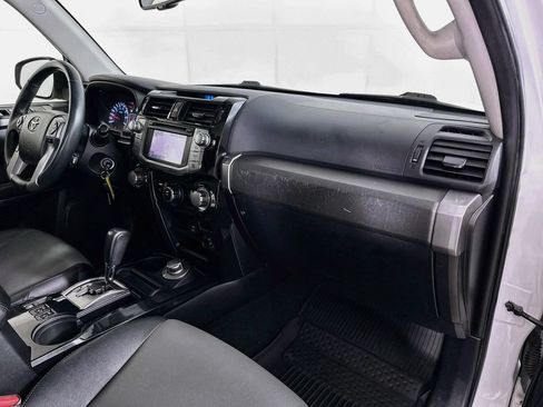Used 2016 Toyota 4Runner SR5 Premium AWD/4WD image 37