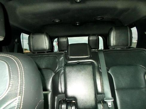 Used 2017 Ford Explorer Limited image 28