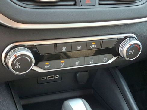 Used 2022 Nissan Altima 2.5 SV image 16