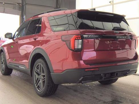 Used 2025 Ford Explorer ST-Line w/ Premium Package image 4
