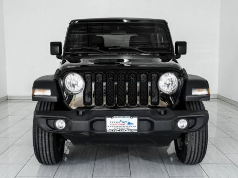 Used 2018 Jeep Wrangler Unlimited Sport S image 3