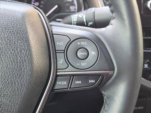 Used 2021 Toyota Camry SE FWD image 5